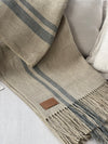 Manta hilado de lino beige con lineas grises
