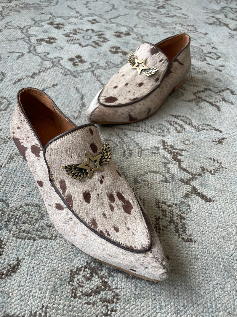 Mocasín Delfina cuero pelo beige con marrón