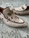Mocasín Delfina cuero pelo beige con marrón