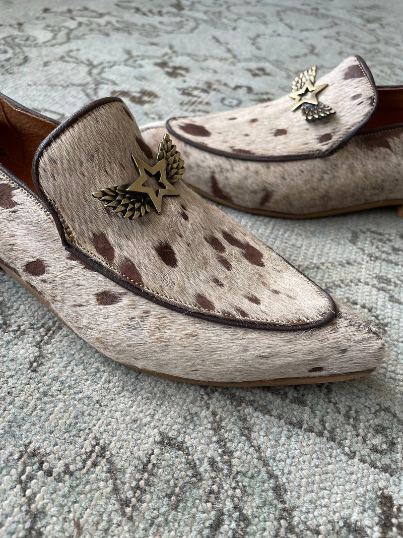Mocasín Delfina cuero pelo beige con marrón