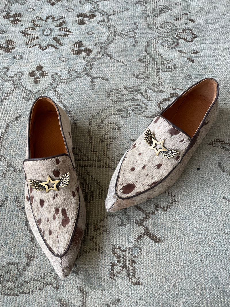 Mocasín Delfina cuero pelo beige con marrón