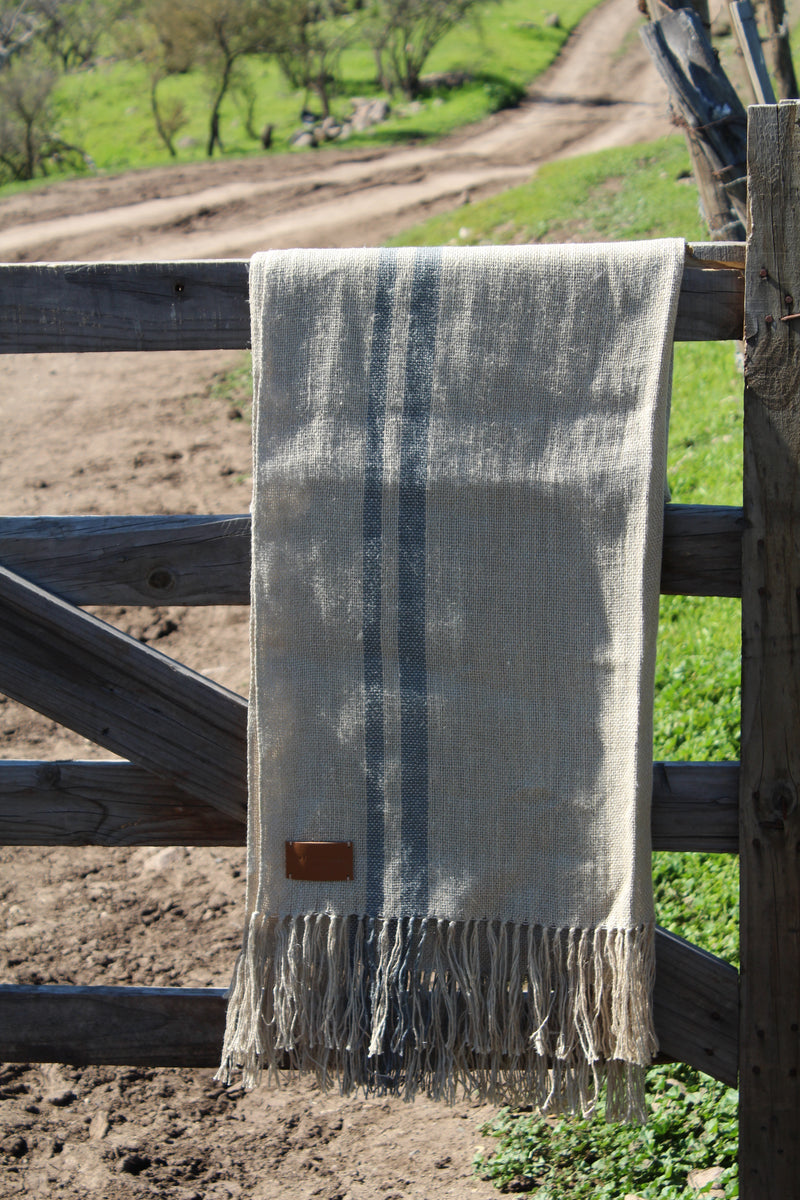 Manta hilado de lino beige con lineas grises