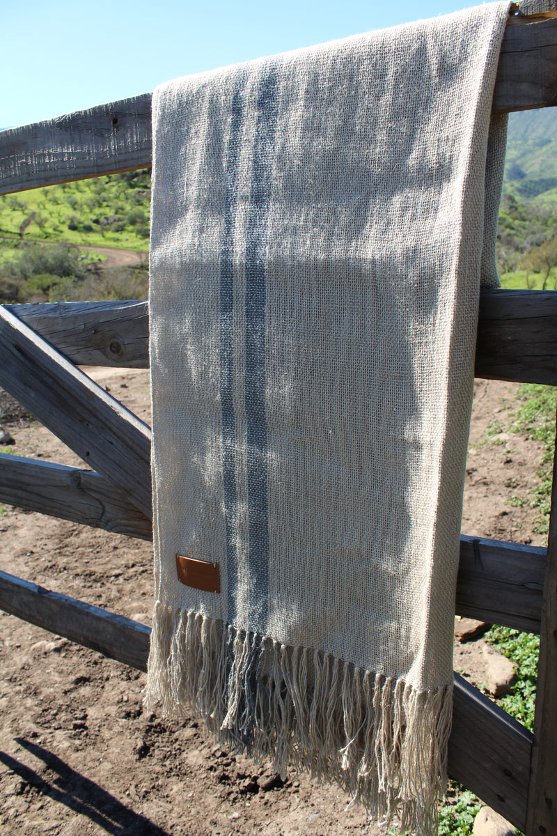 Manta hilado de lino beige con lineas grises